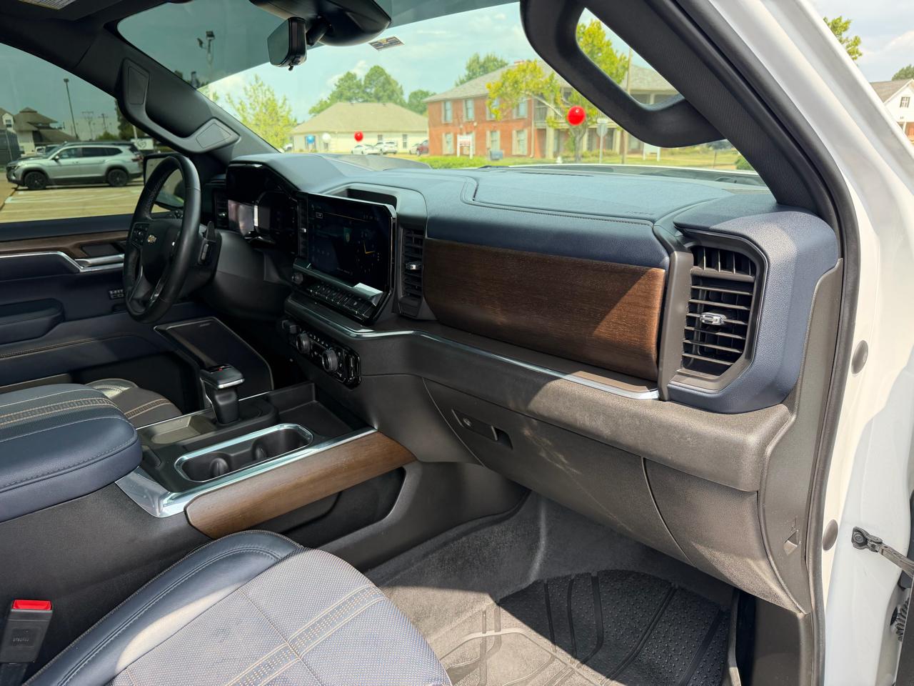 Chevrolet Silverado 1500 High Country Crew Cab 4WD 2023