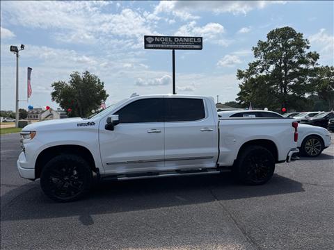 2023 Chevrolet Silverado 1500 High Country Crew Cab 4WD