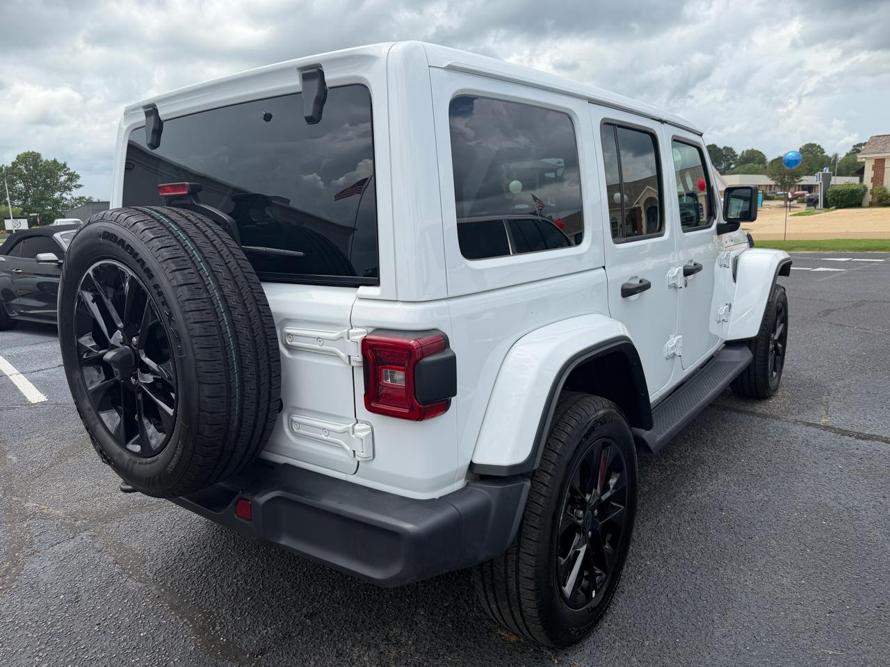 Jeep Wrangler 4xe Sahara 2025