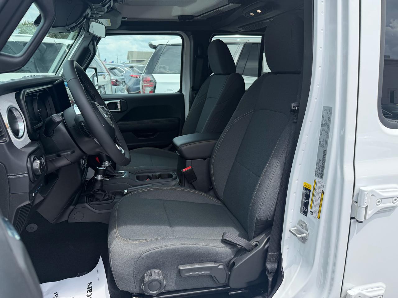 Jeep Wrangler 4xe Sahara 2025