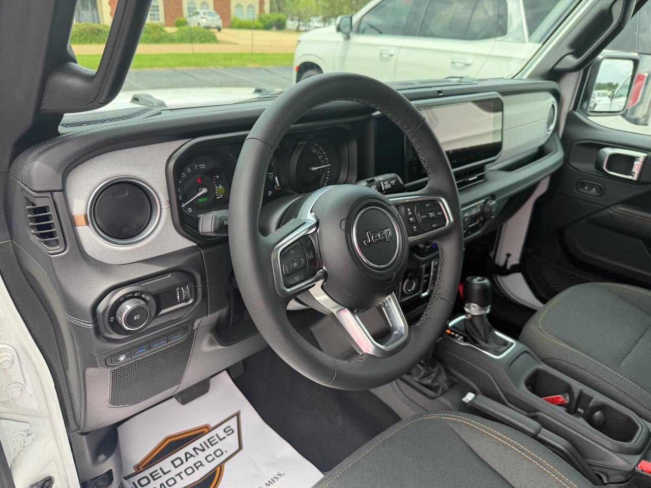 Jeep Wrangler 4xe Sahara 2025