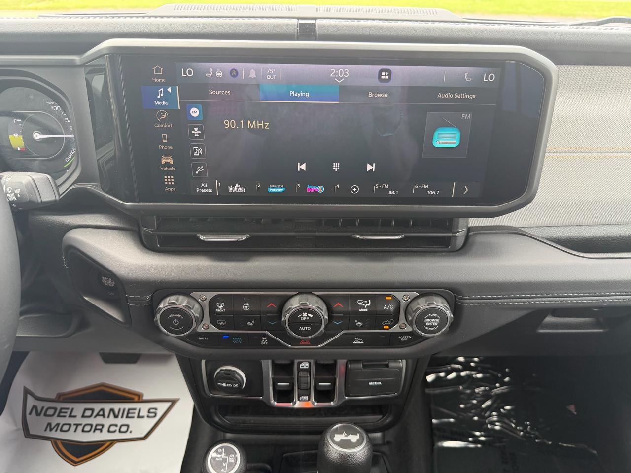 Jeep Wrangler 4xe Sahara 2025