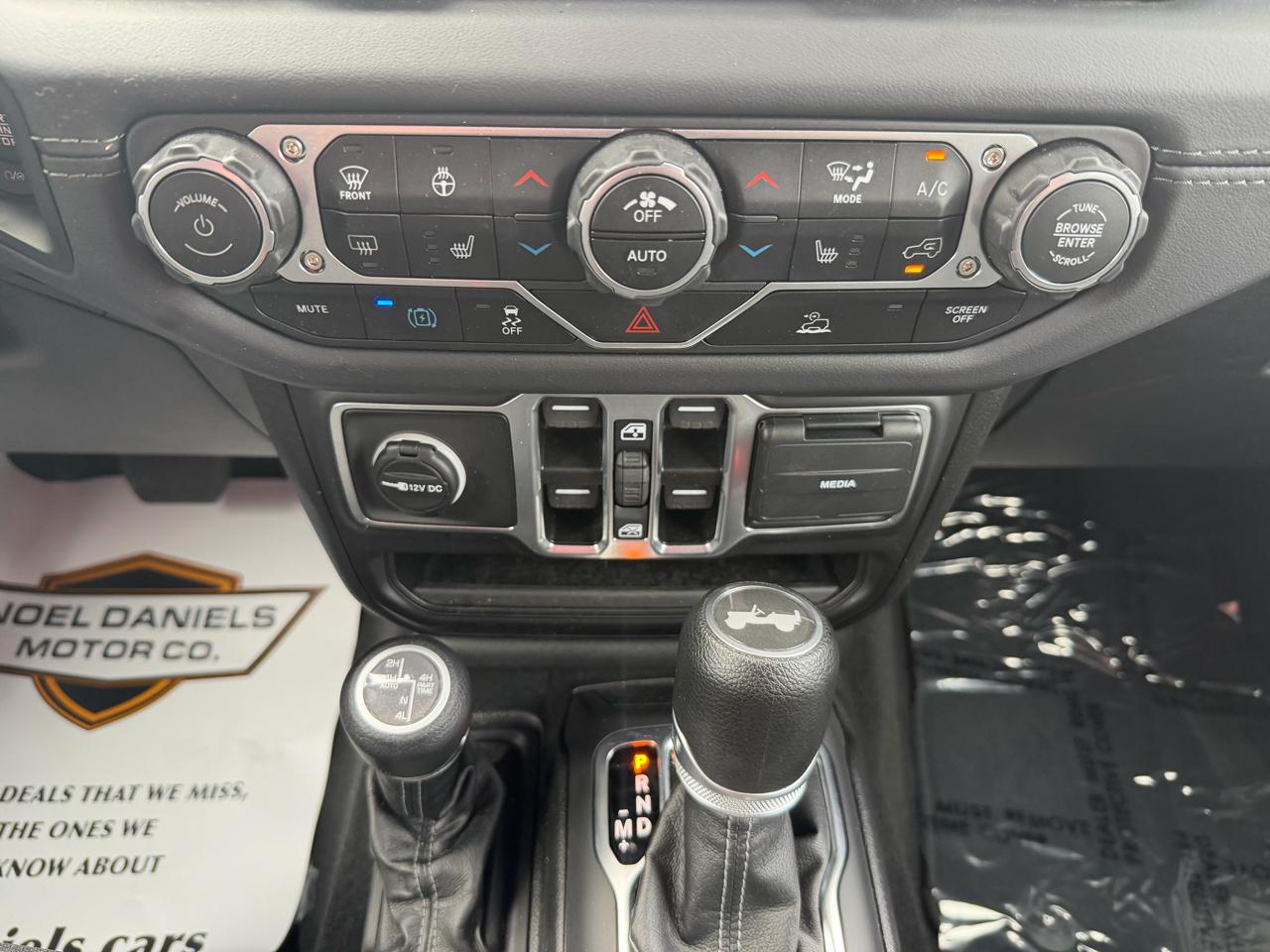 Jeep Wrangler 4xe Sahara 2025