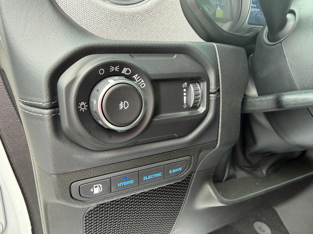 Jeep Wrangler 4xe Sahara 2025