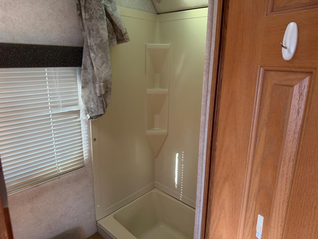 Ford Econoline RV Super Duty 2005