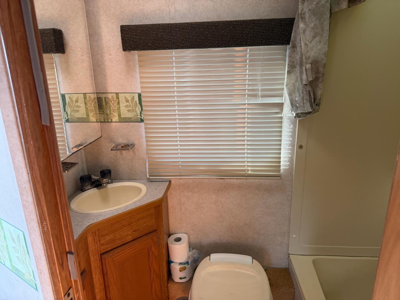 Ford Econoline RV Super Duty 2005