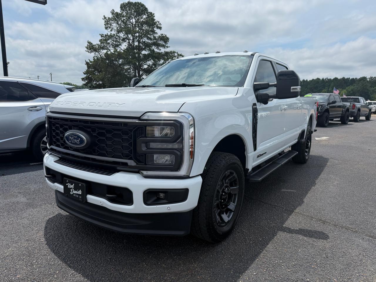 Ford F-250 SD Lariat Crew Cab 4WD 2024