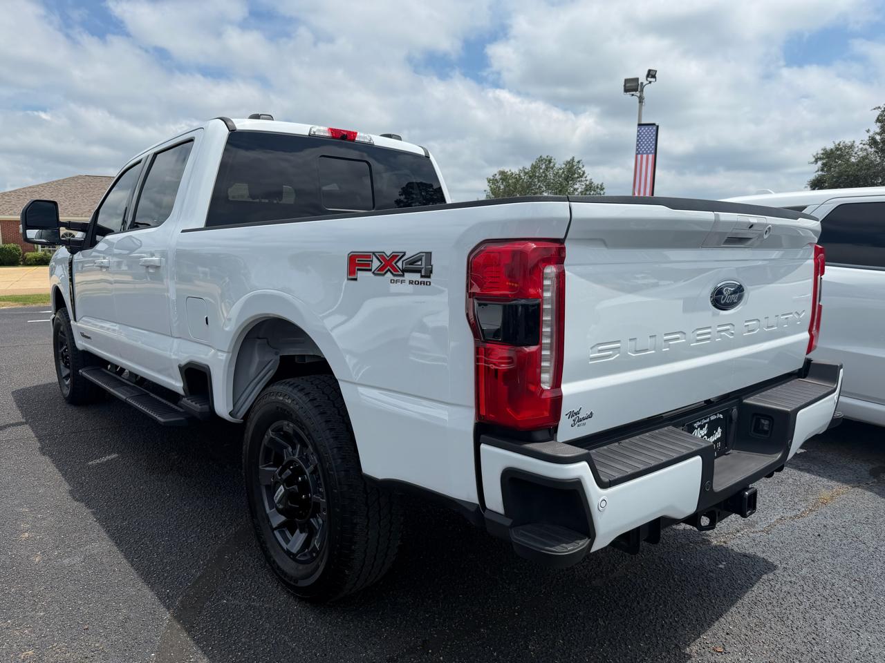 Ford F-250 SD Lariat Crew Cab 4WD 2024