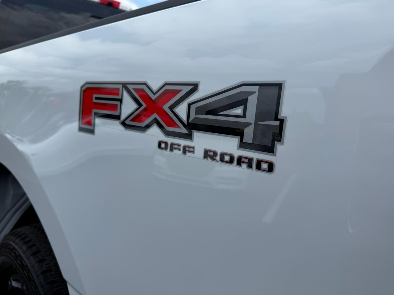 Ford F-250 SD Lariat Crew Cab 4WD 2024
