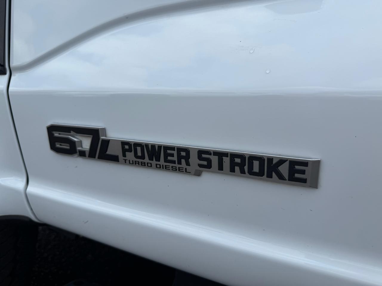 Ford F-250 SD Lariat Crew Cab 4WD 2024
