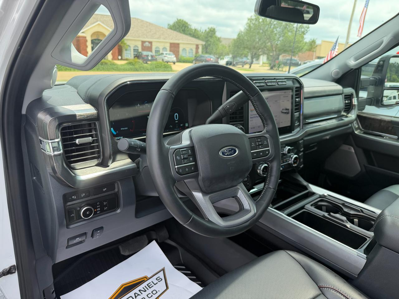 Ford F-250 SD Lariat Crew Cab 4WD 2024