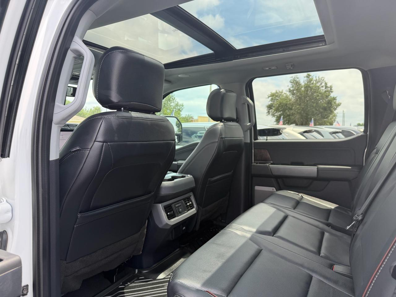 Ford F-250 SD Lariat Crew Cab 4WD 2024