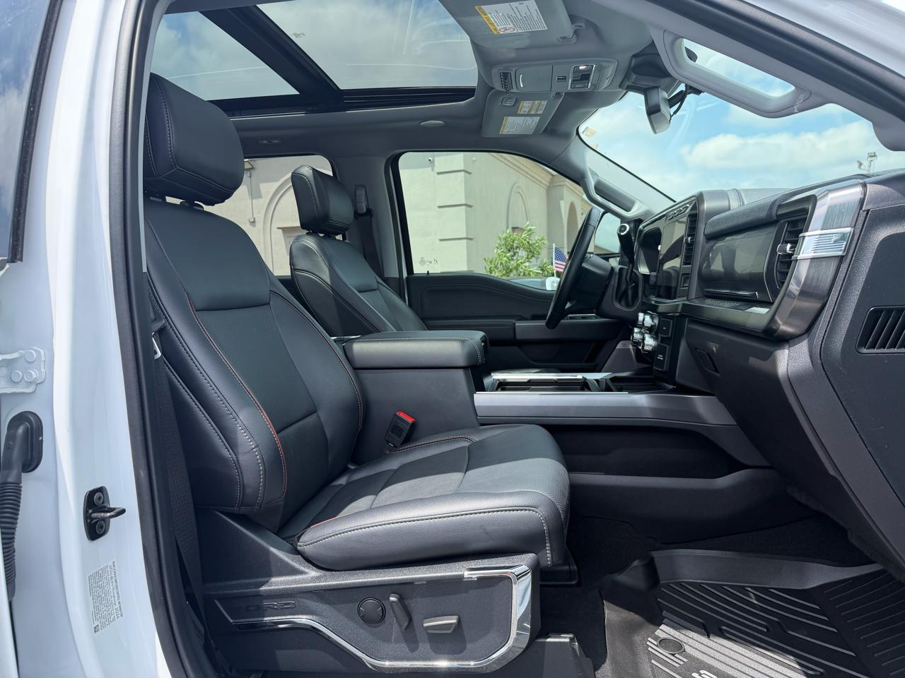 Ford F-250 SD Lariat Crew Cab 4WD 2024