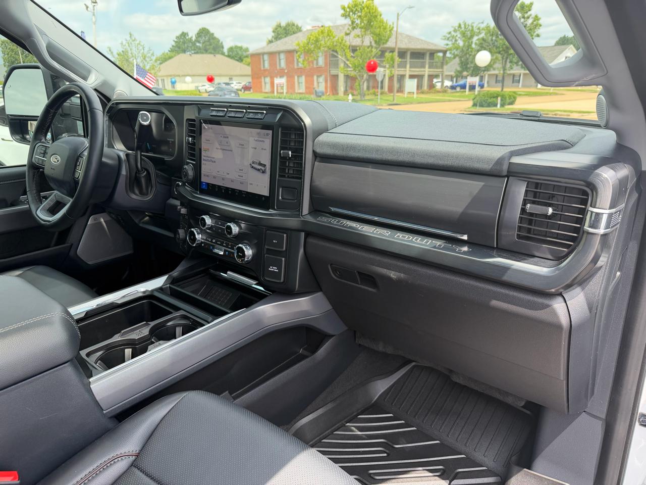 Ford F-250 SD Lariat Crew Cab 4WD 2024