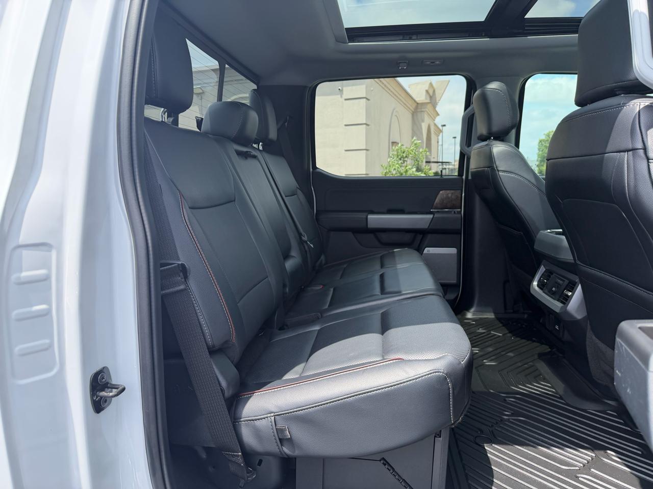Ford F-250 SD Lariat Crew Cab 4WD 2024
