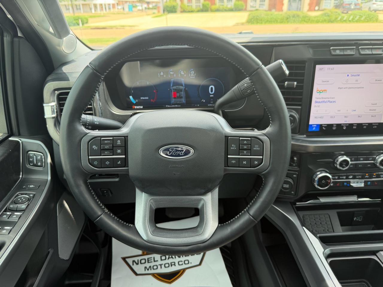Ford F-250 SD Lariat Crew Cab 4WD 2024