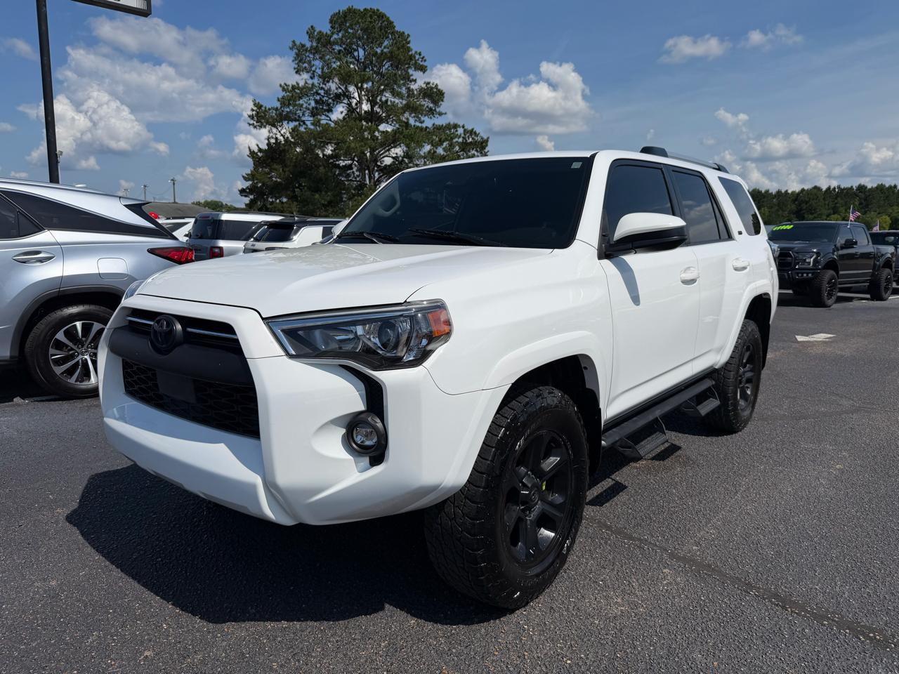 Toyota 4Runner SR5 2023