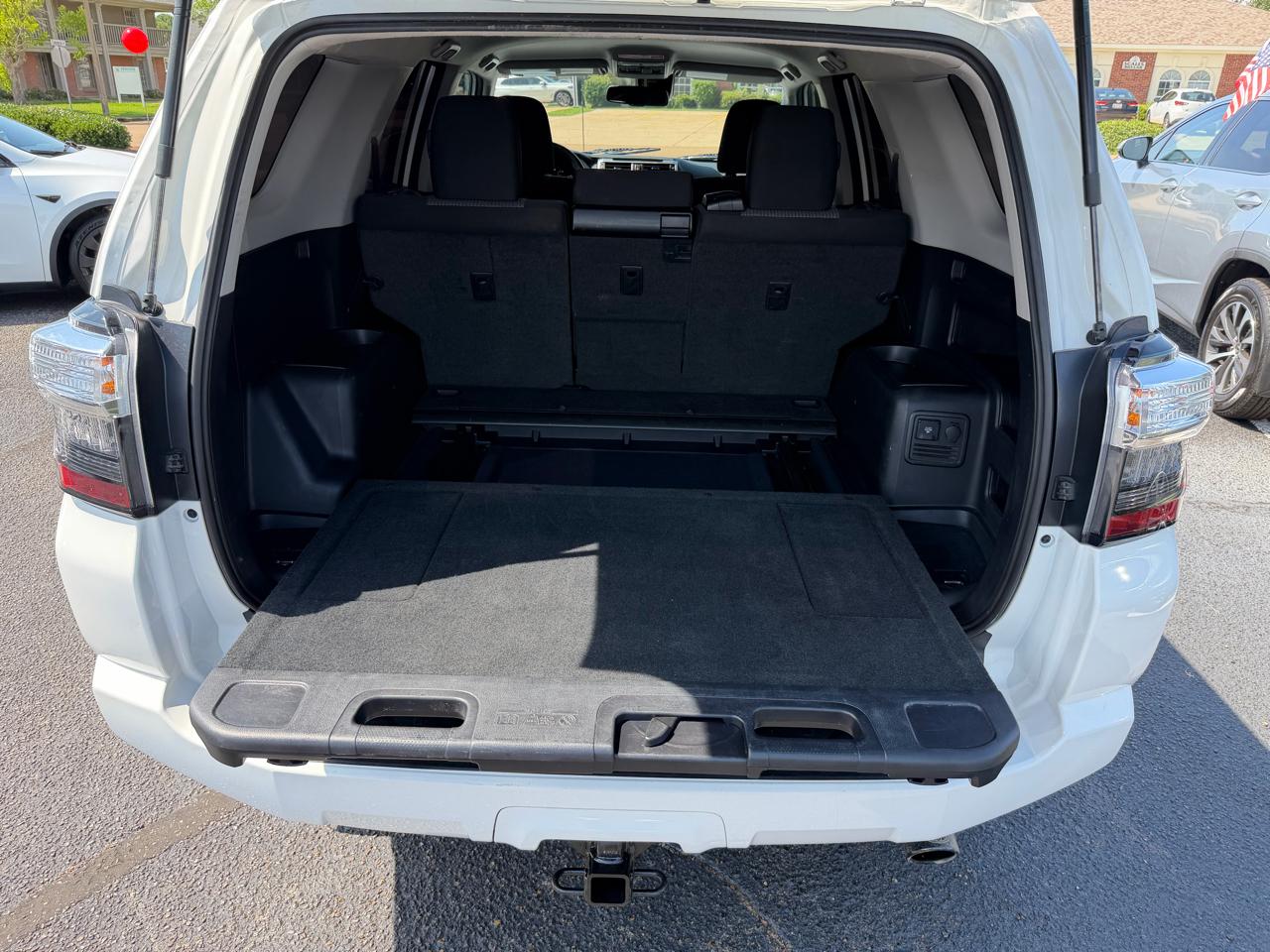 Toyota 4Runner SR5 2023