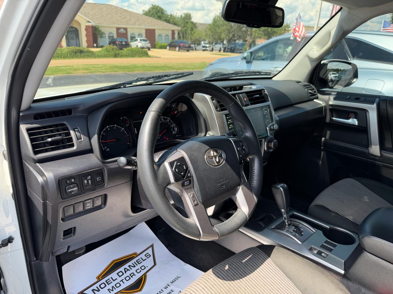 Toyota 4Runner SR5 2023