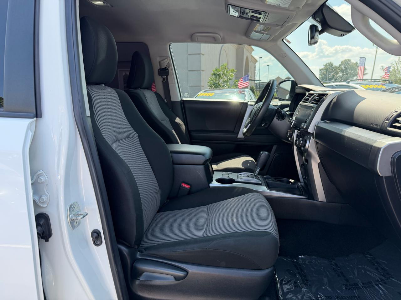 Toyota 4Runner SR5 2023