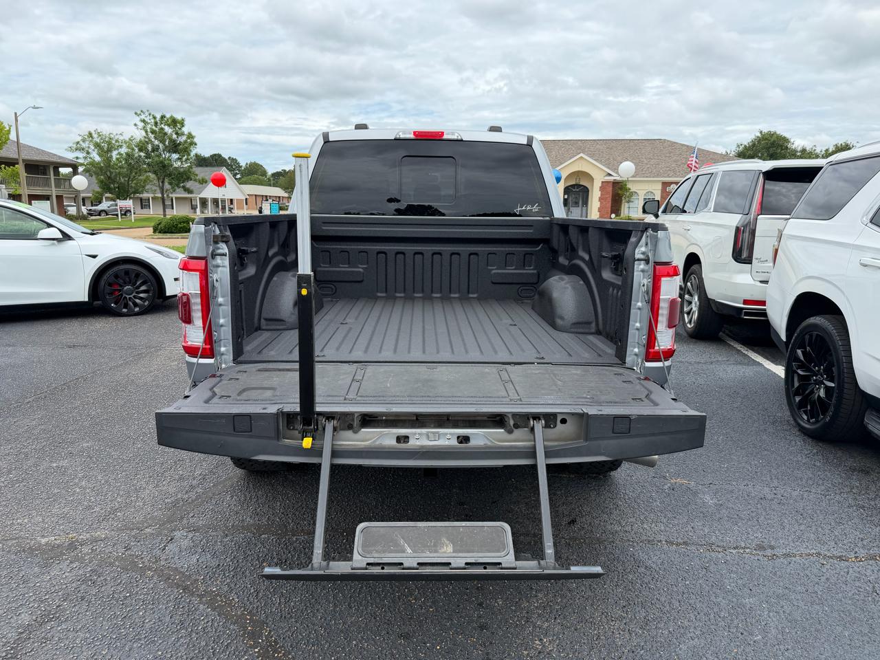 Ford F-150 Lariat SuperCrew 5.5-ft. Bed 4WD 2023