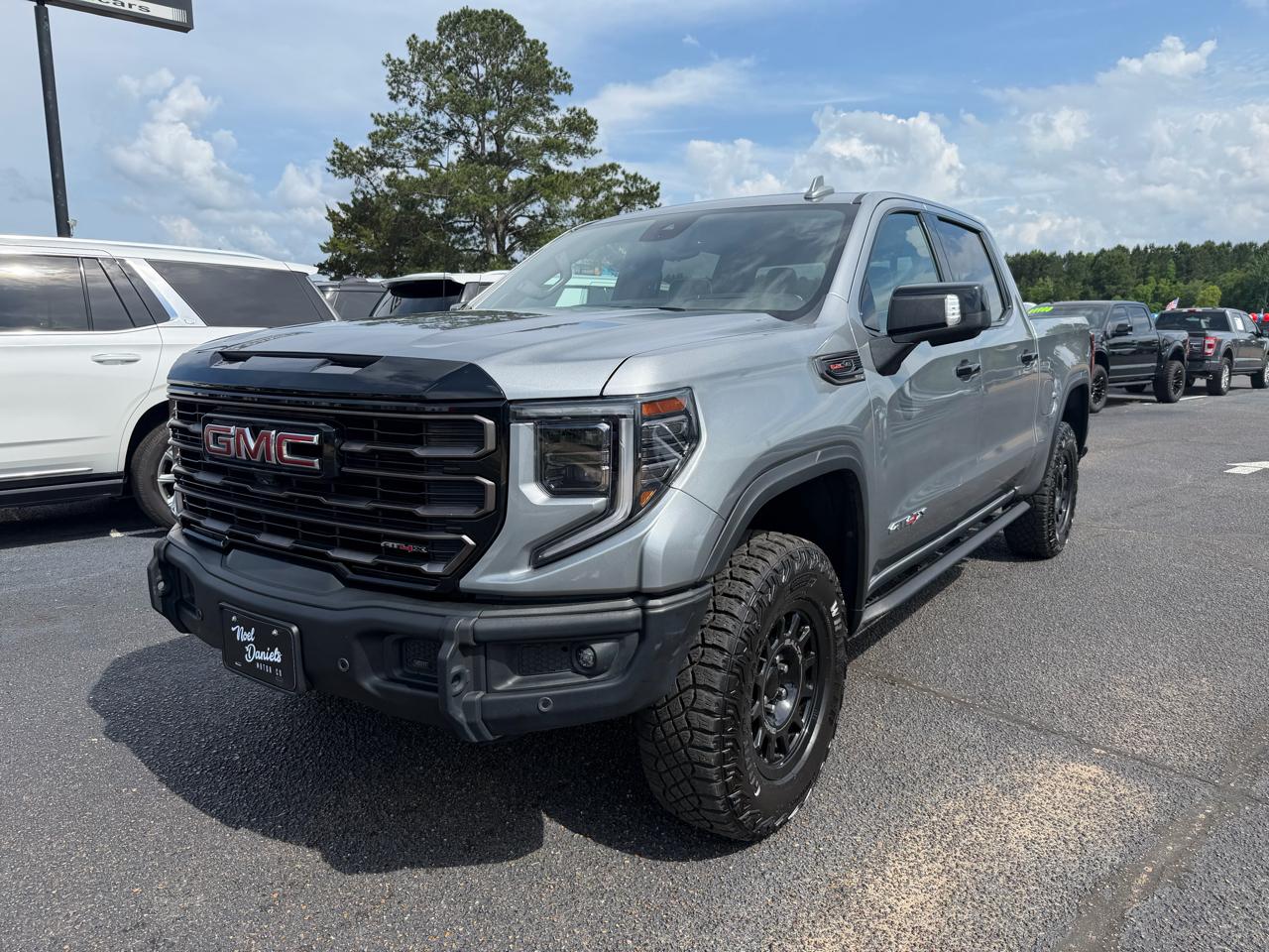 GMC Sierra 1500 AT4X Crew Cab 4WD 2023