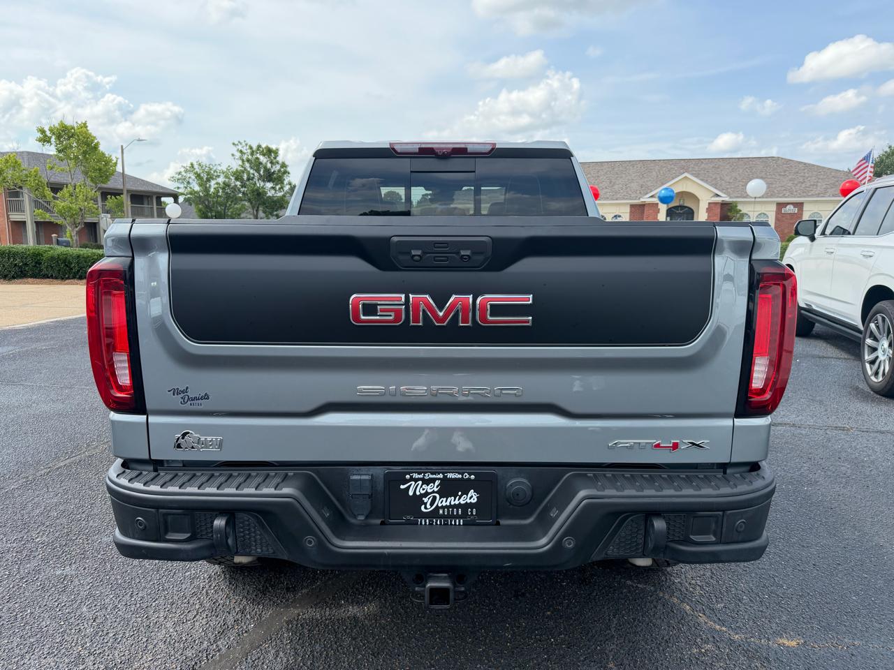 GMC Sierra 1500 AT4X Crew Cab 4WD 2023