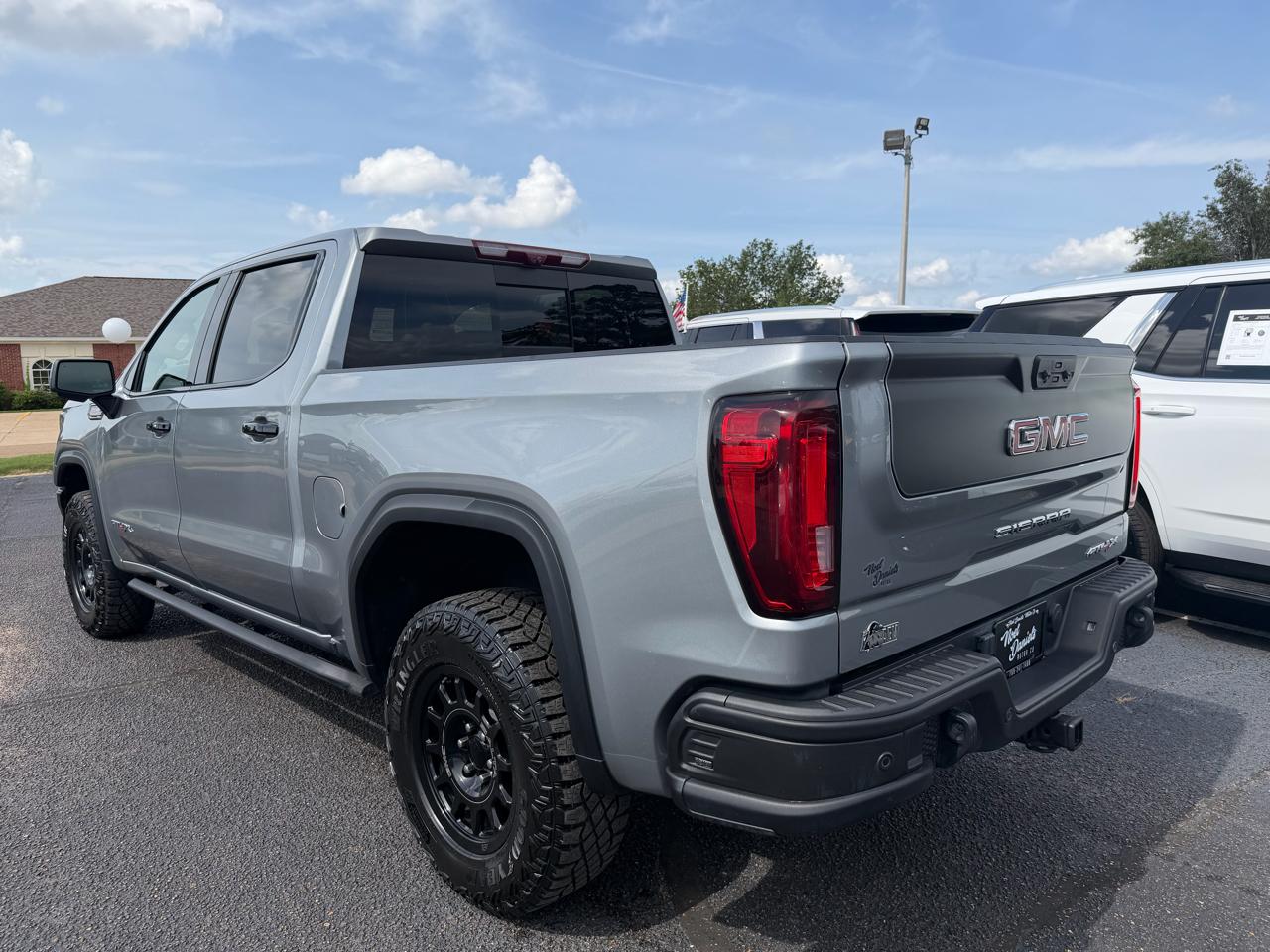 GMC Sierra 1500 AT4X Crew Cab 4WD 2023