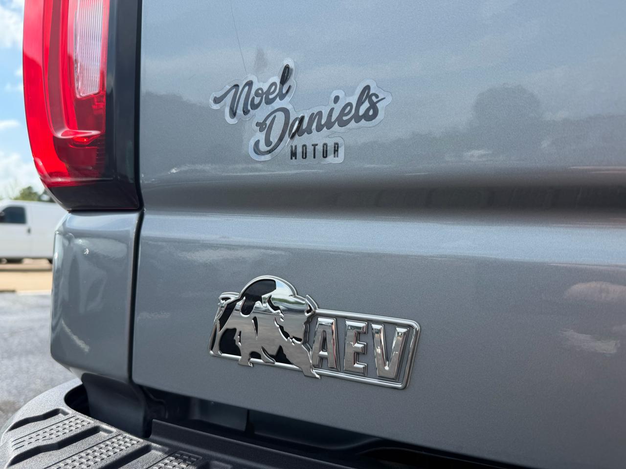 GMC Sierra 1500 AT4X Crew Cab 4WD 2023