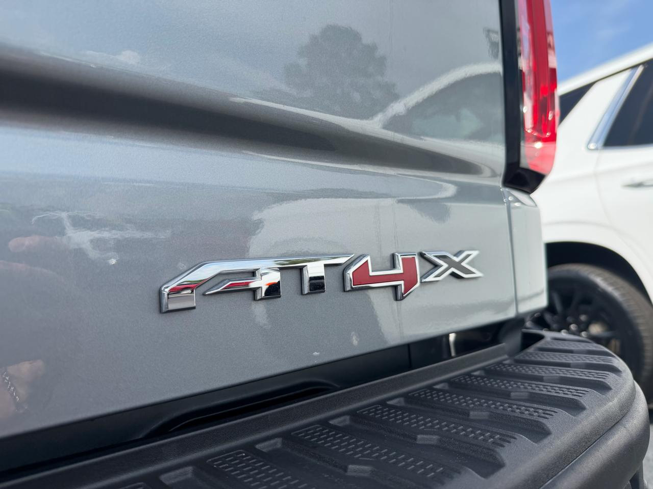 GMC Sierra 1500 AT4X Crew Cab 4WD 2023