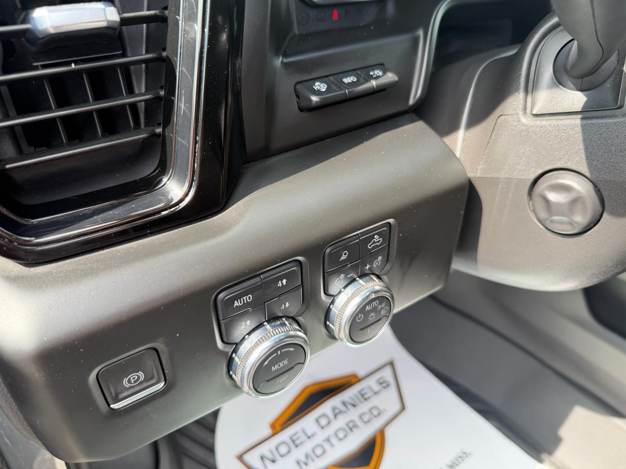 GMC Sierra 1500 AT4X Crew Cab 4WD 2023