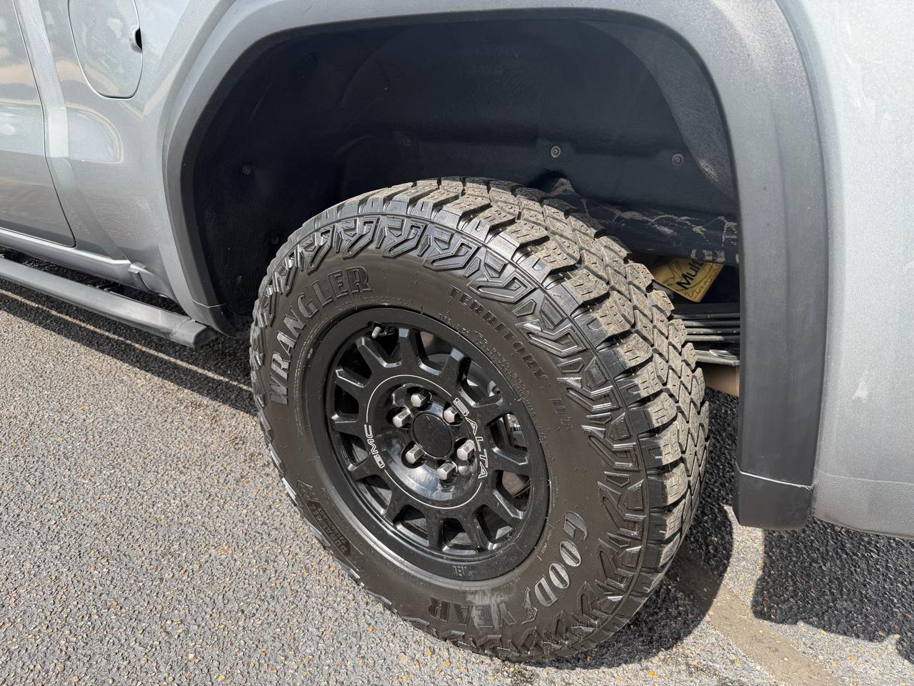GMC Sierra 1500 AT4X Crew Cab 4WD 2023