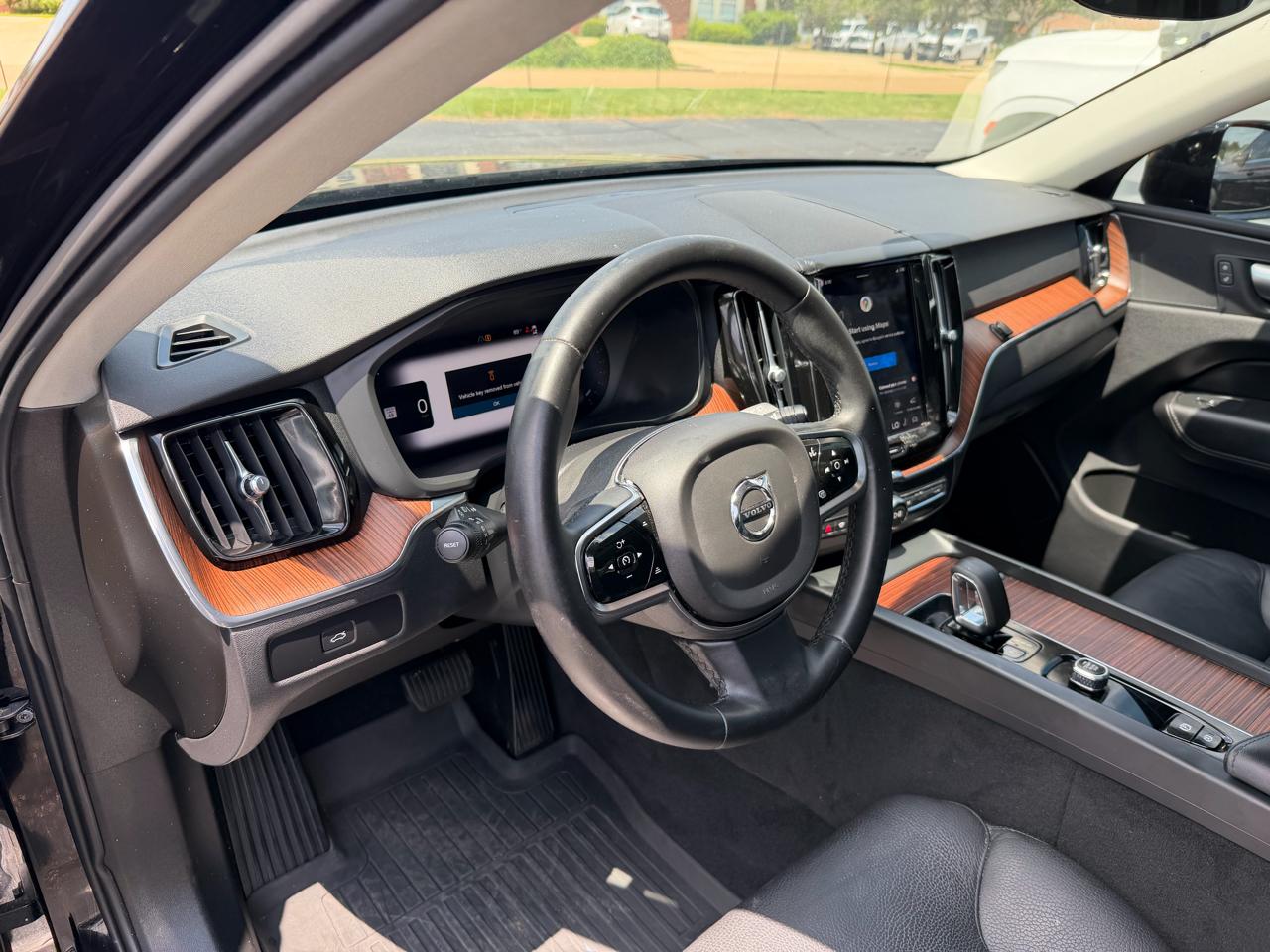 Volvo XC60 B5 Plus Dark AWD 2024