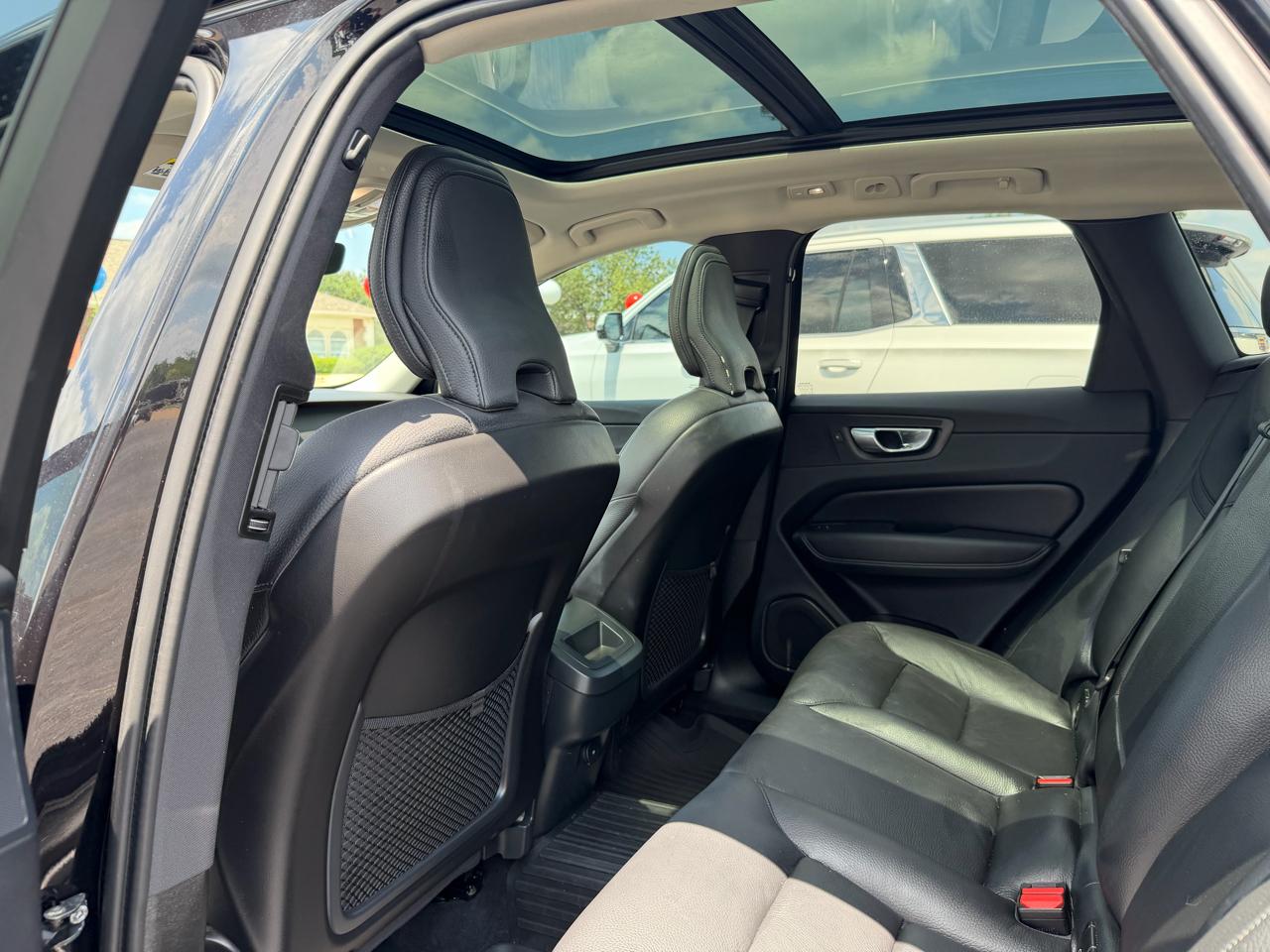 Volvo XC60 B5 Plus Dark AWD 2024