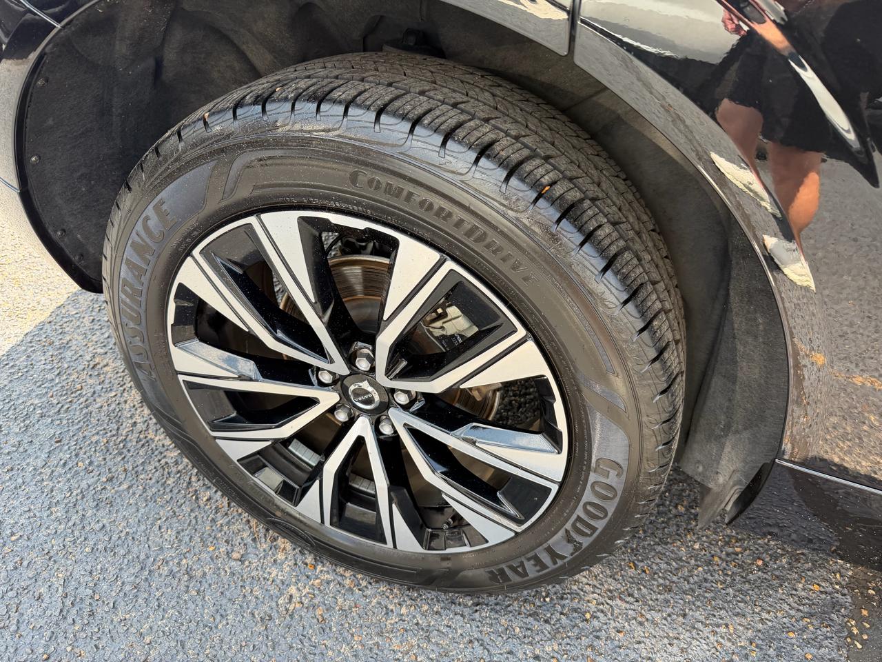 Volvo XC60 B5 Plus Dark AWD 2024