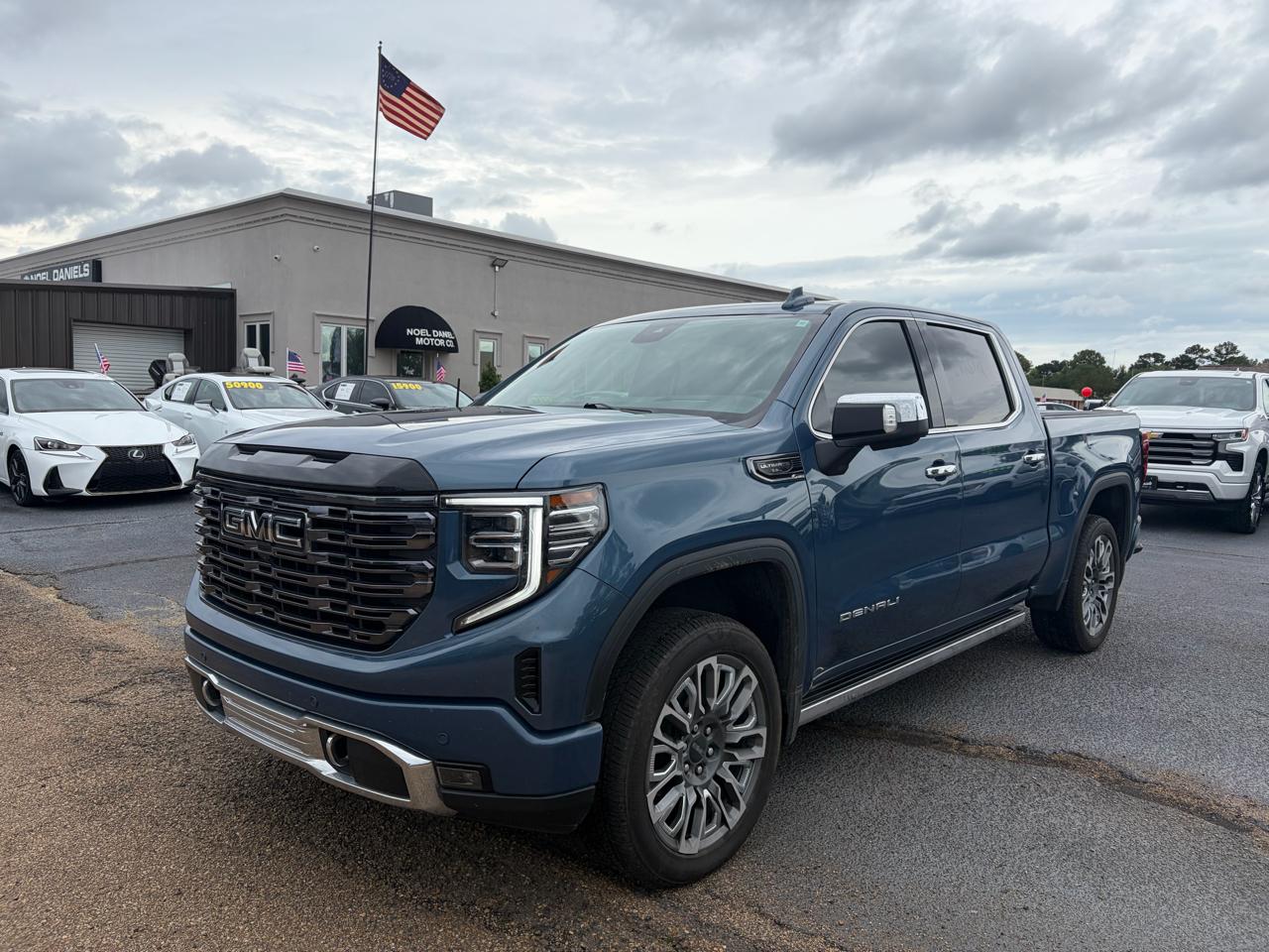 2025 GMC Sierra 4WD Crew Cab Short Box Denali Ultimate's photo