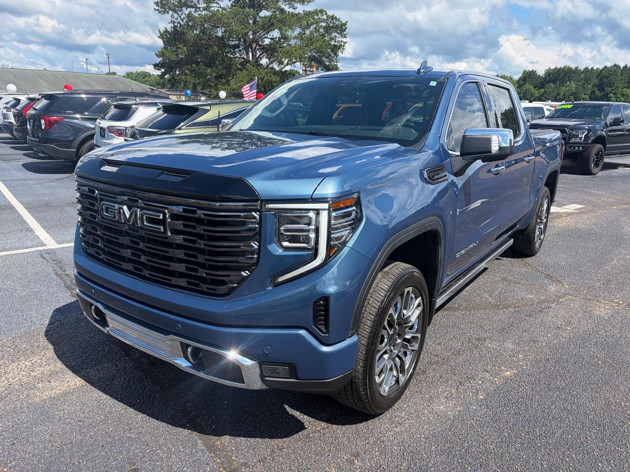 GMC Sierra 1500 Denali Ultimate Crew Cab 4WD 2025