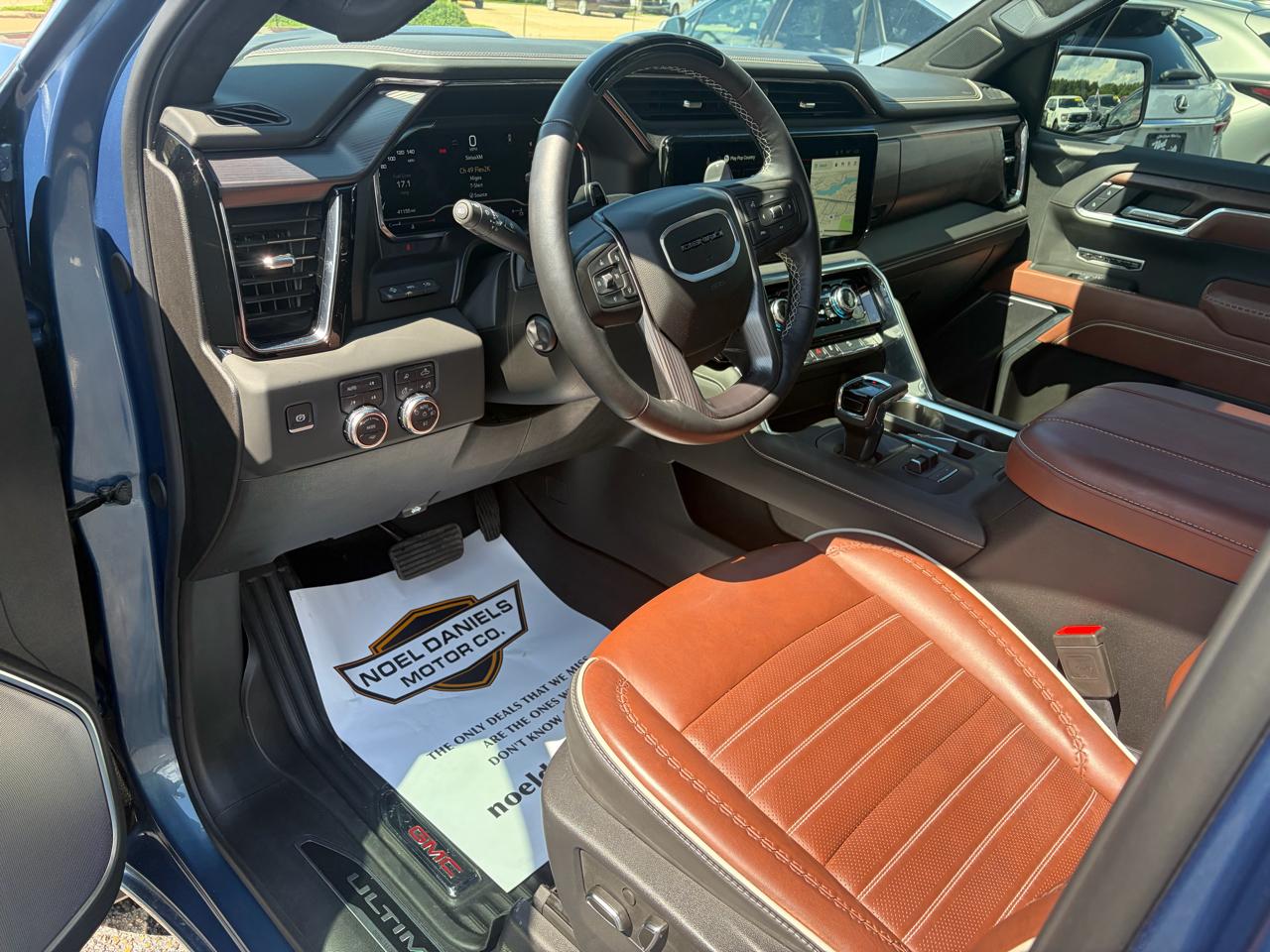 GMC Sierra 1500 Denali Ultimate Crew Cab 4WD 2025