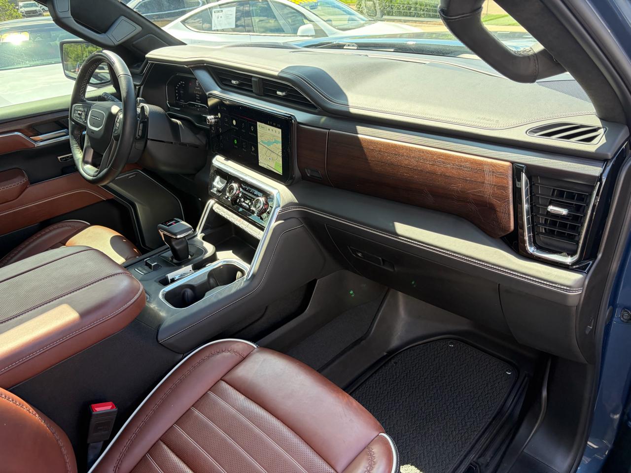 GMC Sierra 1500 Denali Ultimate Crew Cab 4WD 2025