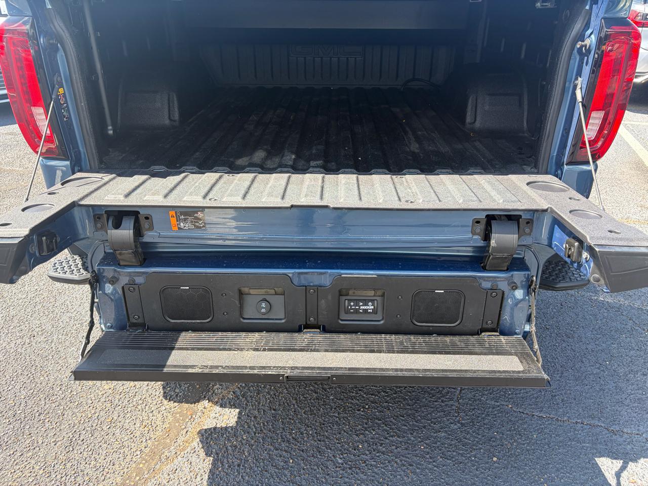 GMC Sierra 1500 Denali Ultimate Crew Cab 4WD 2025