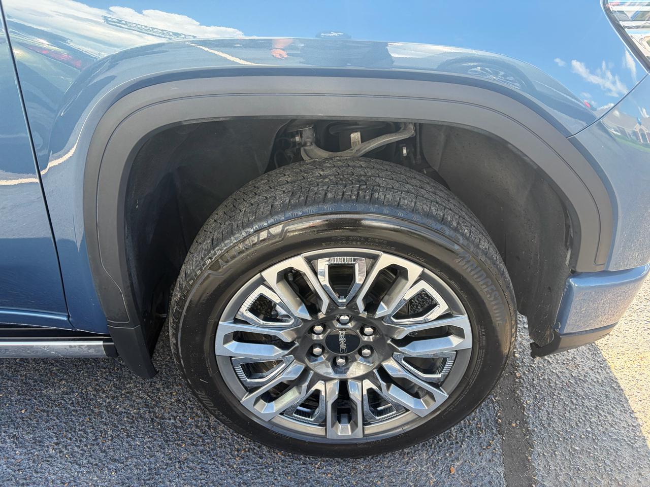 GMC Sierra 1500 Denali Ultimate Crew Cab 4WD 2025