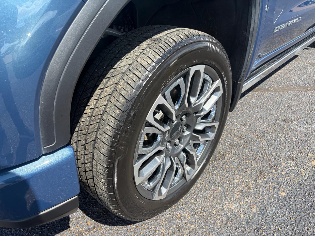 GMC Sierra 1500 Denali Ultimate Crew Cab 4WD 2025