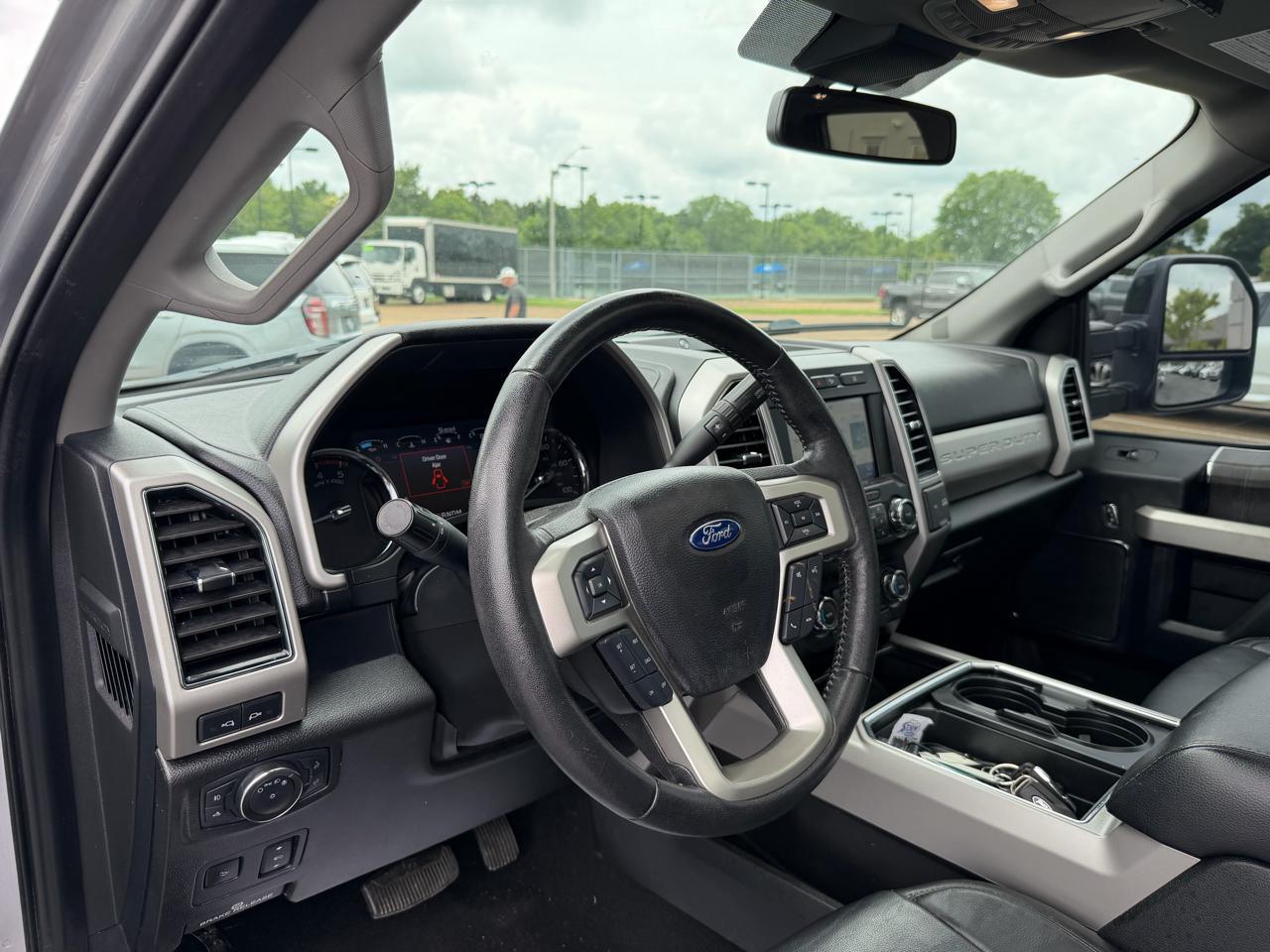 Ford F-250 SD Lariat Crew Cab 4WD 2020