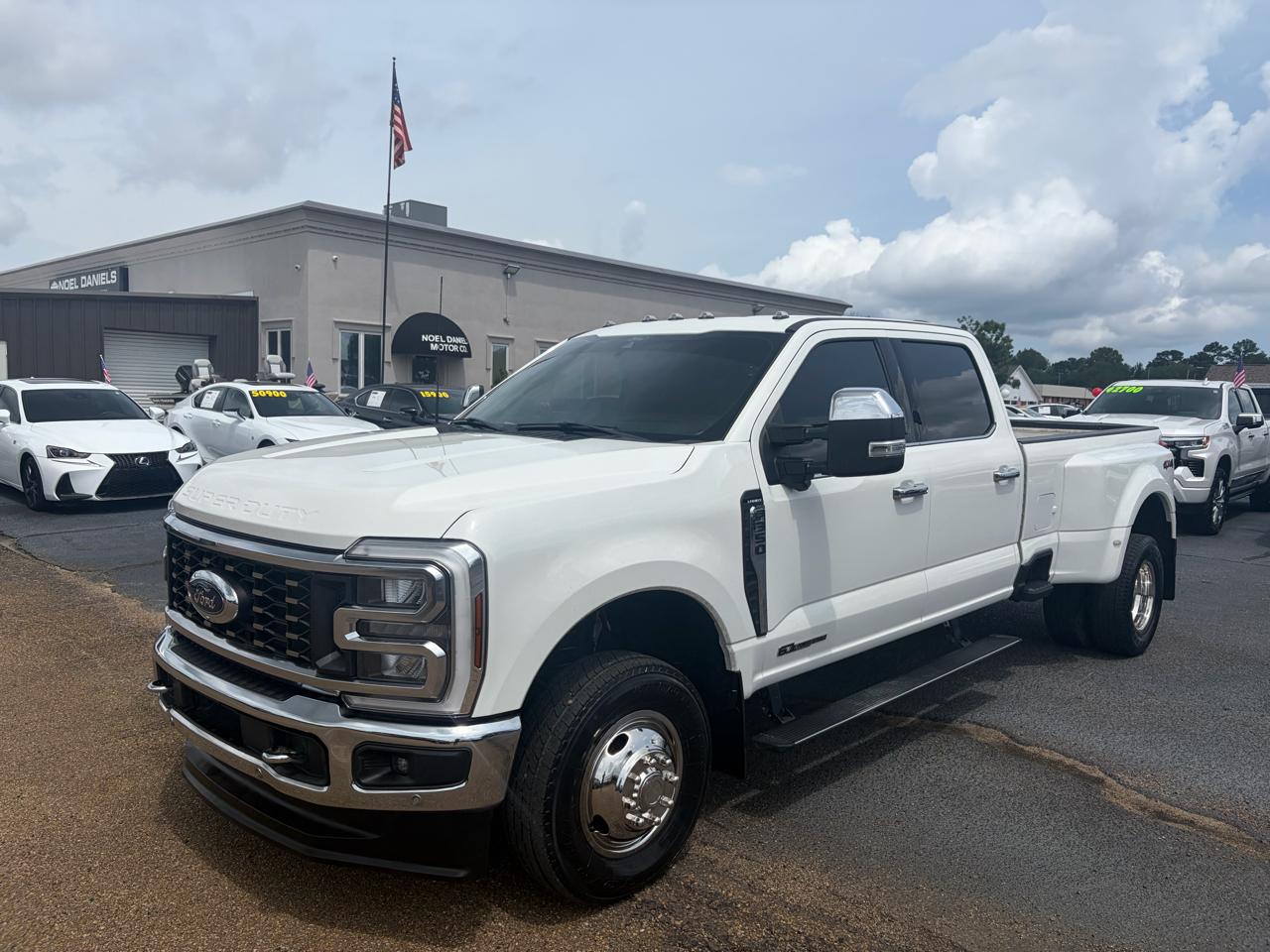 2024 Ford F-350 Lariat 4x4 Crew Cab 8' Box DRW's photo