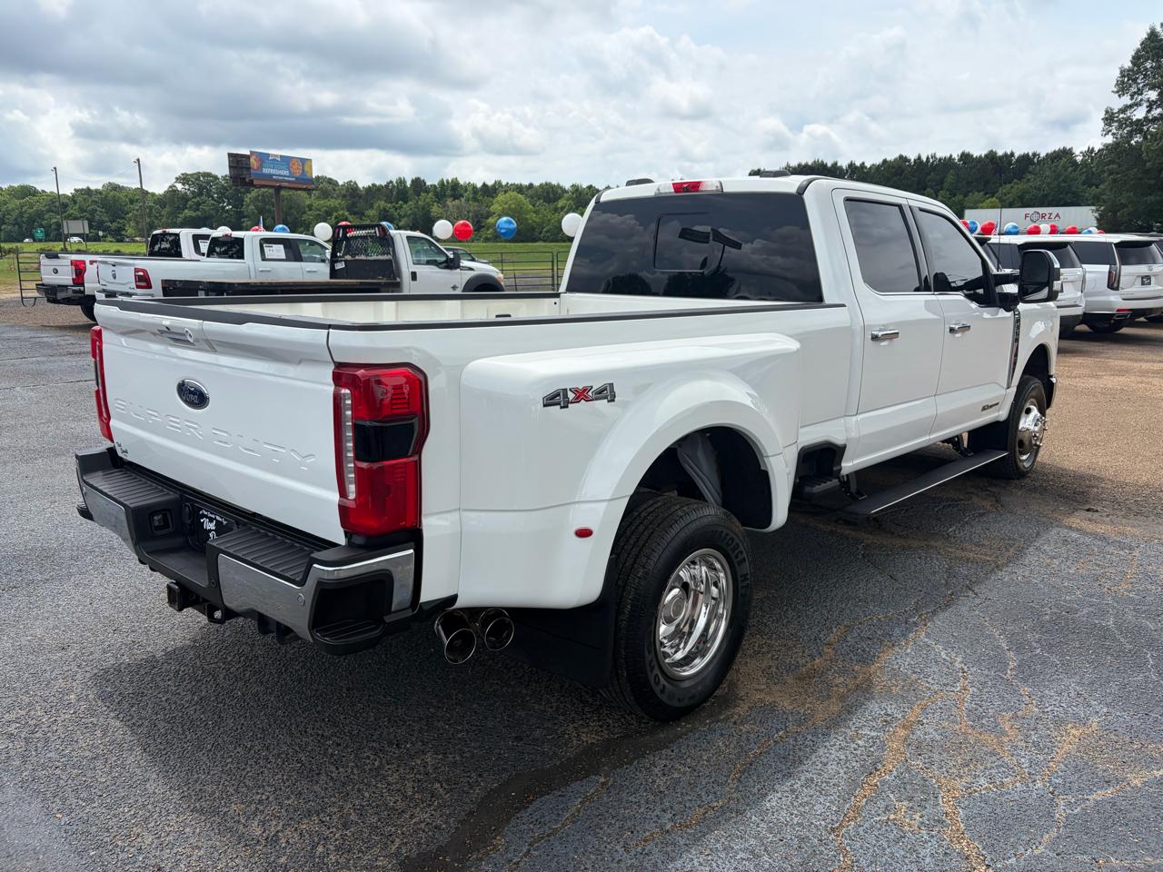 Ford F-350 SD Lariat Crew Cab SWB DRW 4WD 2024