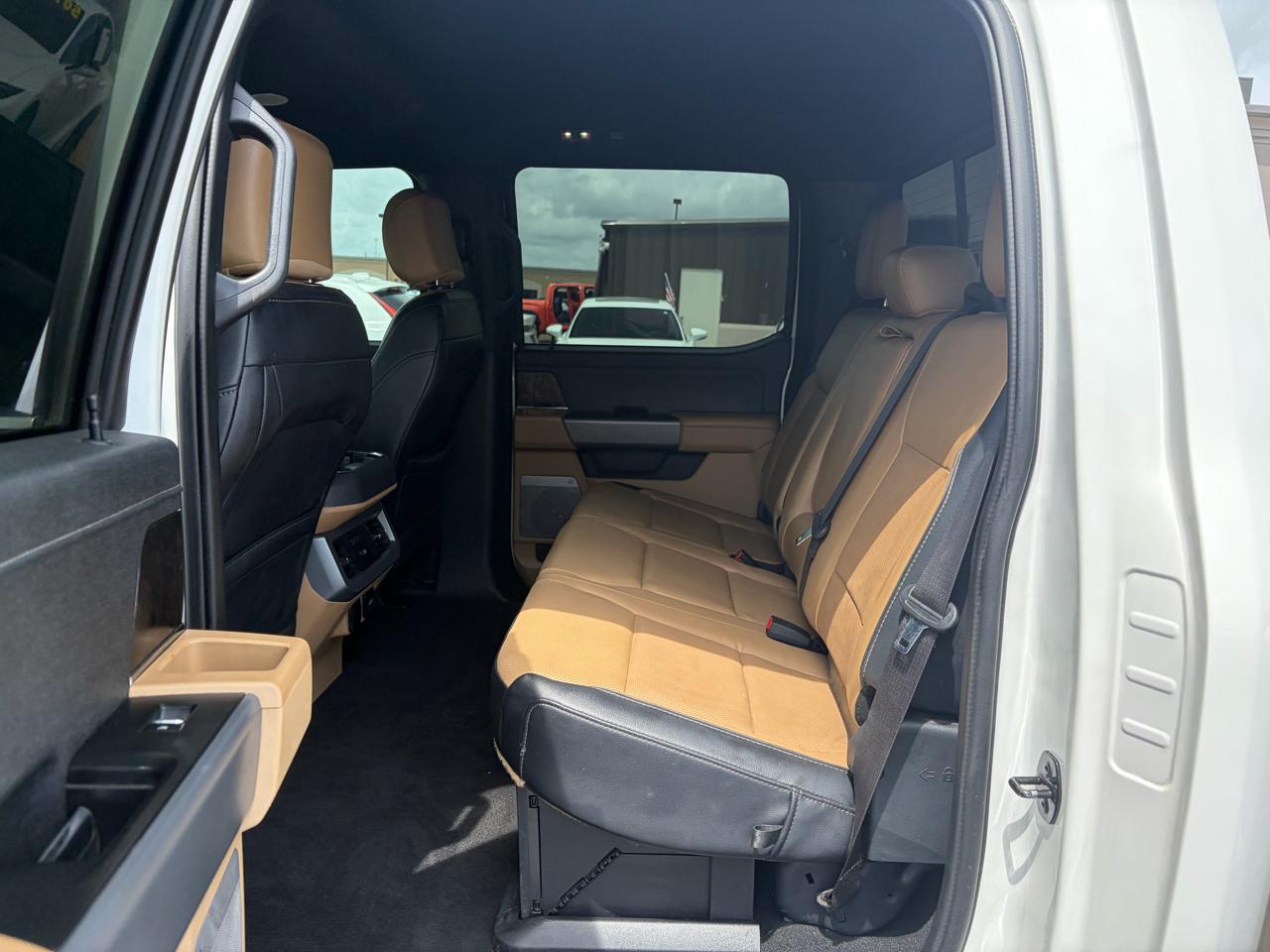 Ford F-350 SD Lariat Crew Cab SWB DRW 4WD 2024