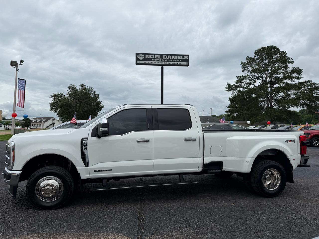 Ford F-350 SD Lariat Crew Cab SWB DRW 4WD 2024