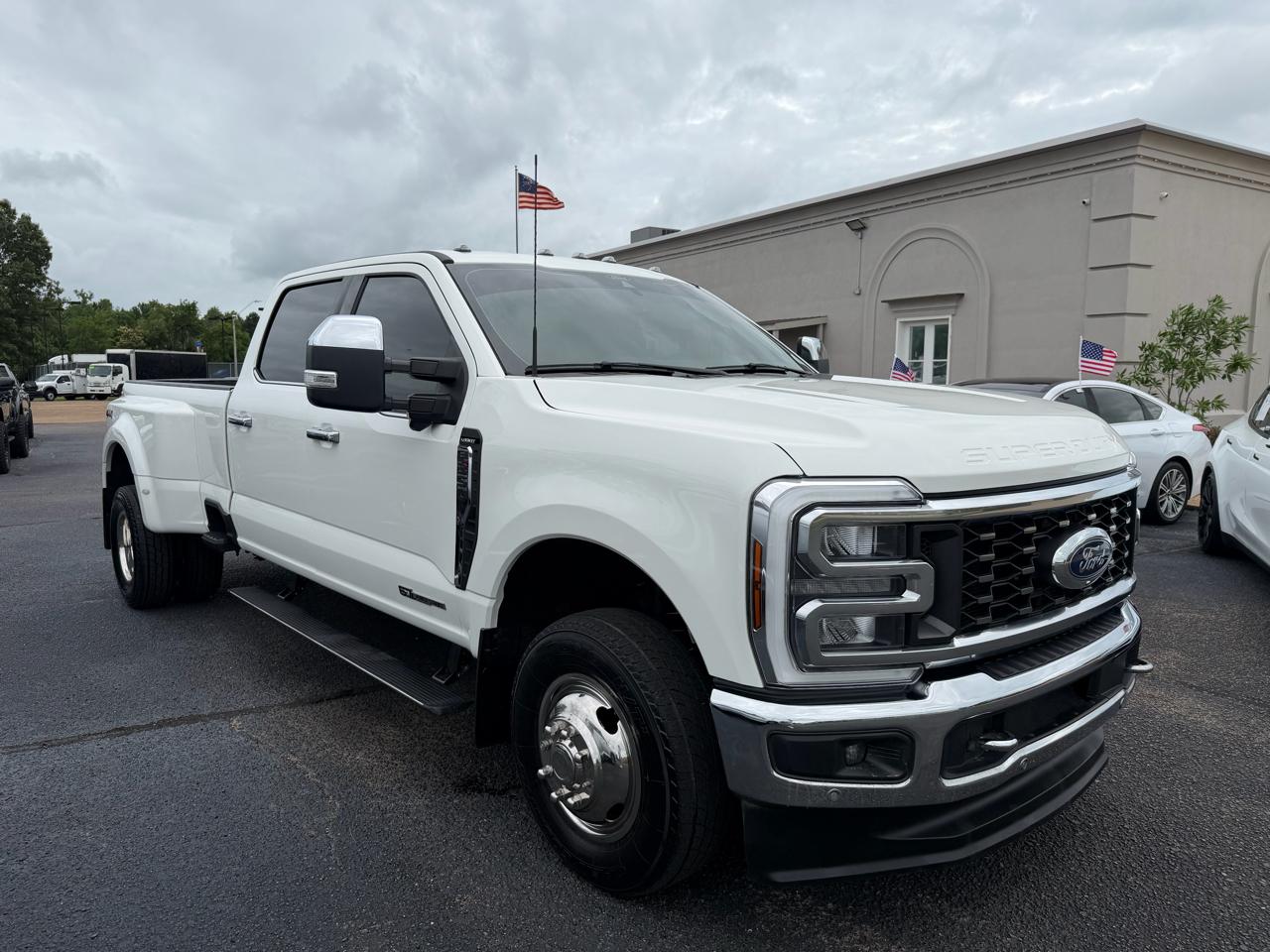 Ford F-350 SD Lariat Crew Cab SWB DRW 4WD 2024