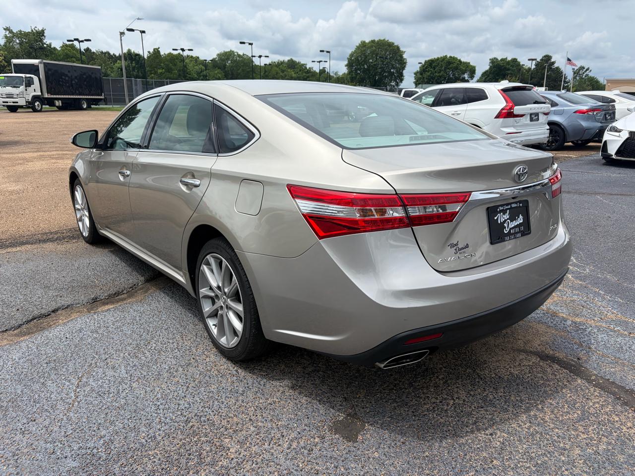 Toyota Avalon XLE 2014