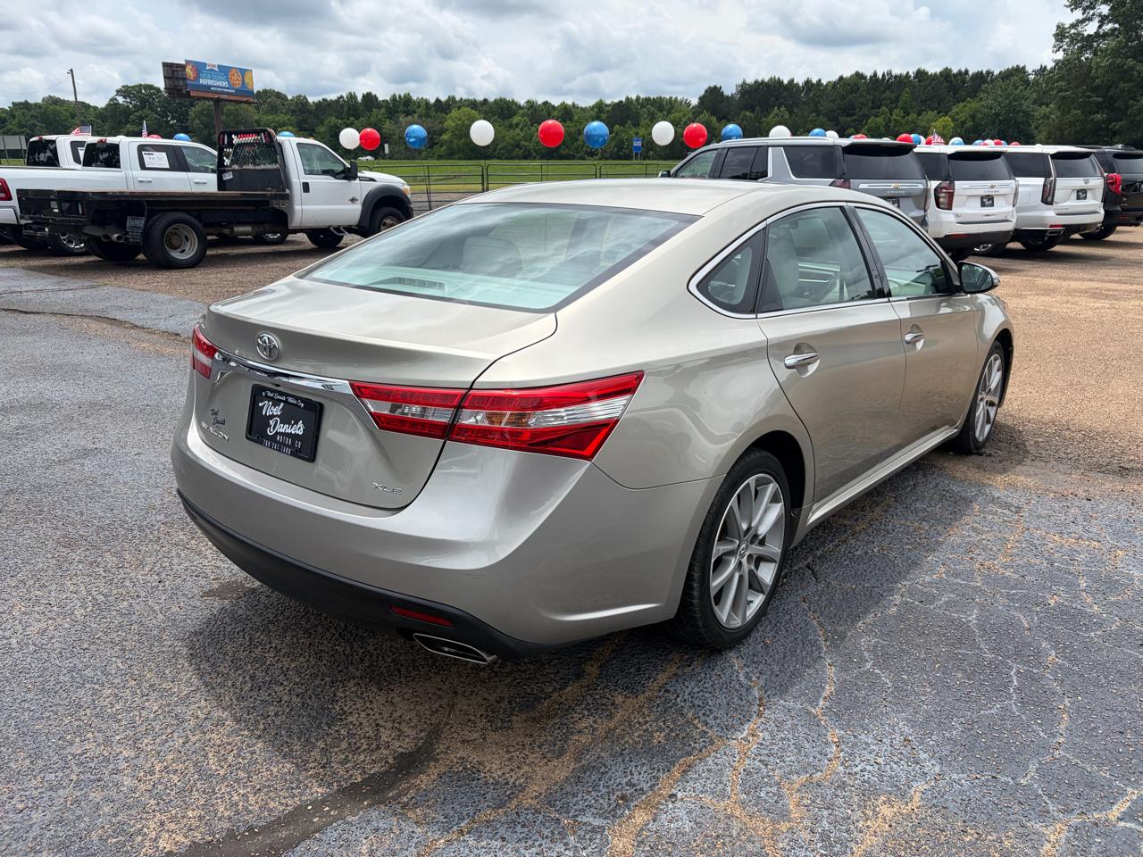 Toyota Avalon XLE 2014